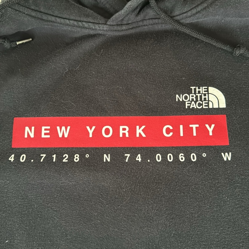 🔥🔥🔥Hoodie North Face exclusive New York City size Medium 🔥🔥🔥 - Picture 2 of 4